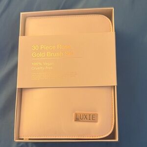 Luxie Rose Gold Brush Set with Blush Pink Case